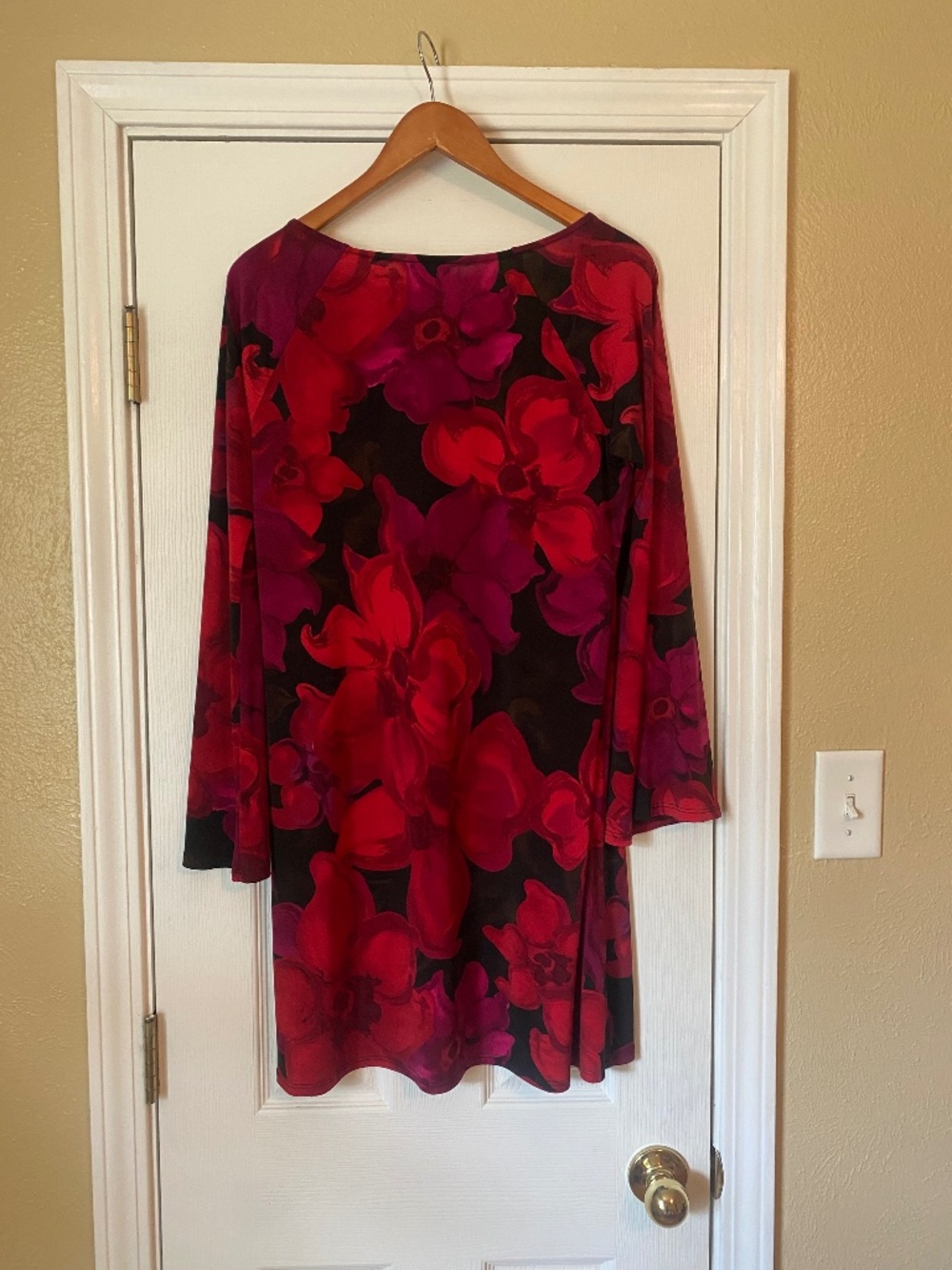 MSK Knee Length Bell Sleeve Floral Dress - Women | Color: Red | Size: M